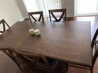 LivingRoom dinner table