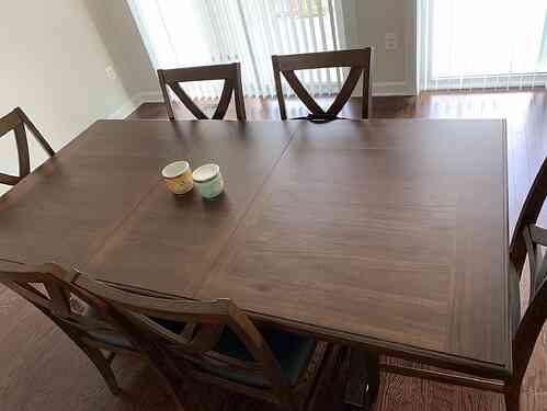 LivingRoom dinner table
